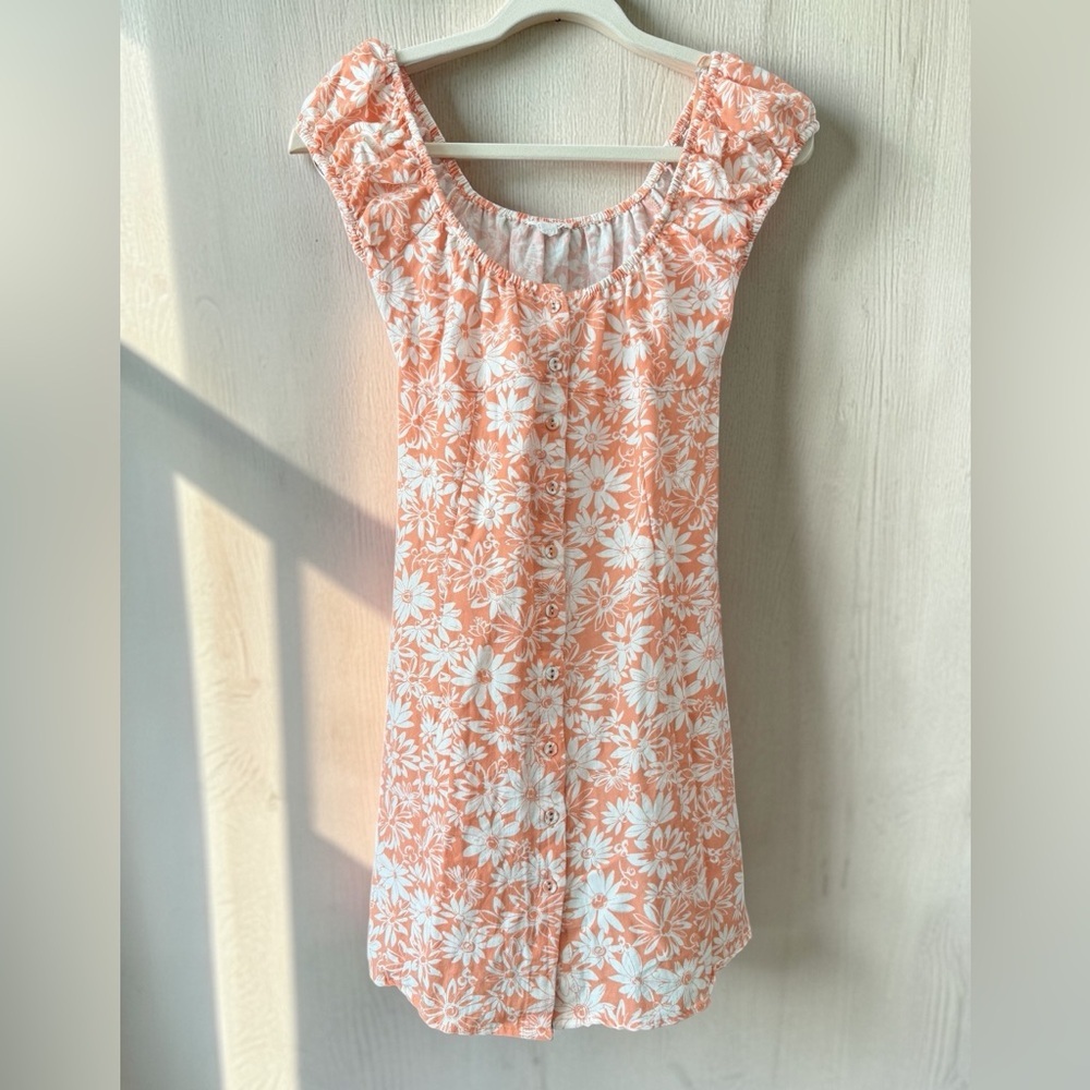 Blu Pepper Peach Floral Mini Dress with White Daisy Print